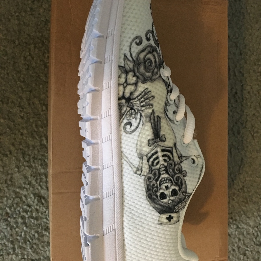 Nurse tennis shoes never worn